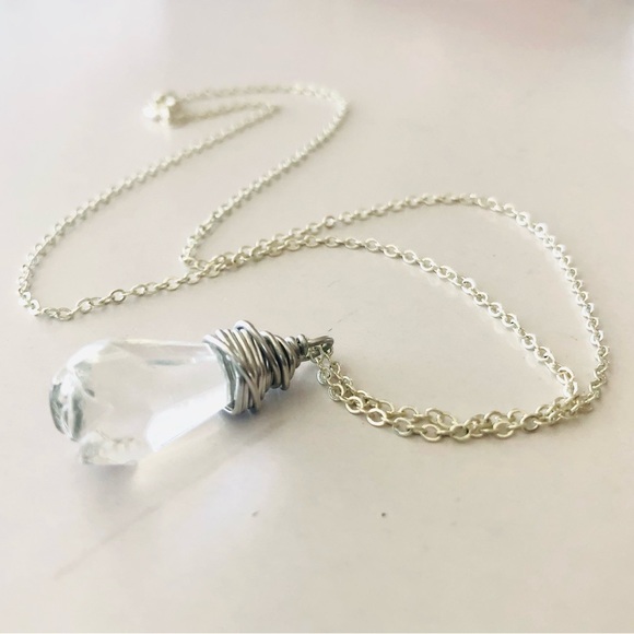 Glass Crystal Rose Bud Necklace - 17 inch silver plated chain - New - NWT - Picture 2 of 6